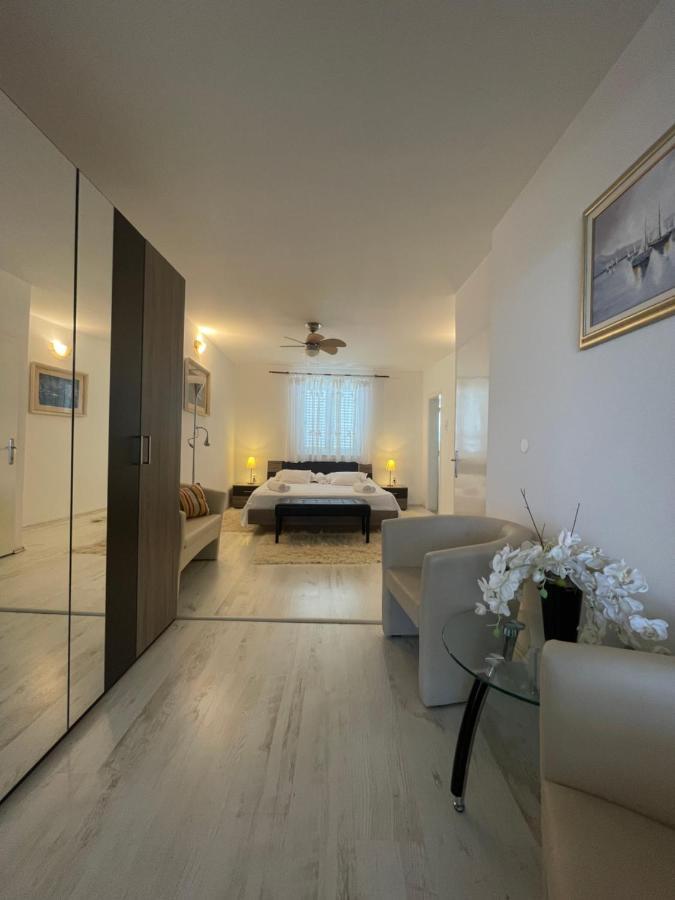 Villa Lory Makarska Eksteriør billede